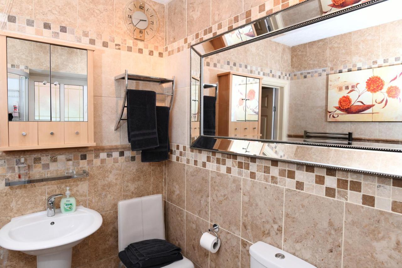 Luxury Suite In Quiet Countryside Location Swansea Kültér fotó