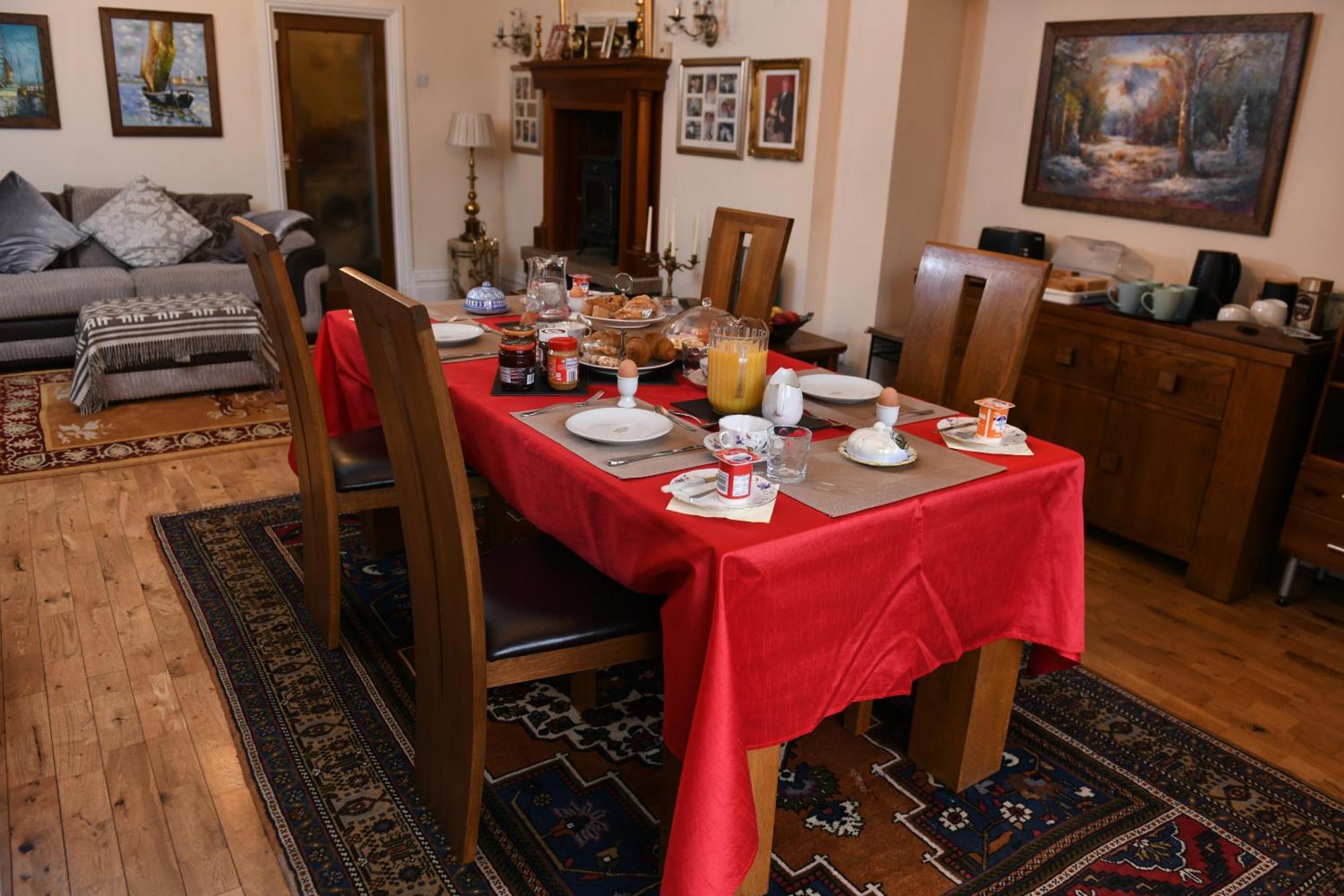Luxury Suite In Quiet Countryside Location Swansea Kültér fotó
